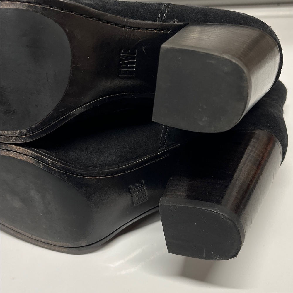 Like new Frye Myra Boots/Booties. Black Suede. Size 7 - Picture 12 of 12